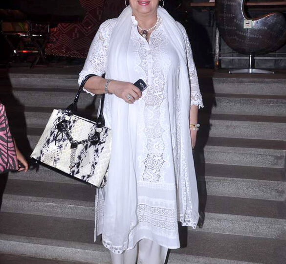 Zarine_Khan_at_the_Charcoal-Houseproud.in_launch_14